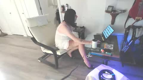 CD    Jeanne online show from October 23, 7:54 am