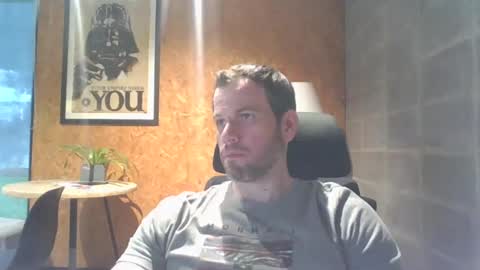 Snapshot of shad0w_hunter chatting on December 2, 1:41 pm shad0w_hunter online show from December 2, 1:41 pm