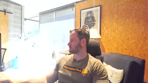 shad0w_hunter online show from April 30, 6:35 pm