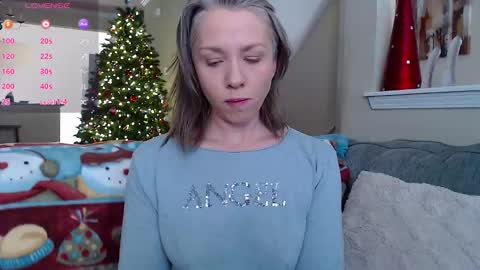 Shalynn online show from December 15, 5:09 pm