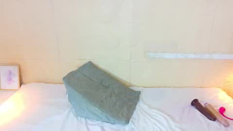 Catalina online show from March 20, 8:14 pm