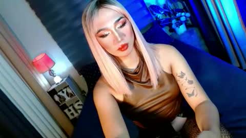 Snapshot of shane_hugexx chatting on October 12, 6:32 pm MISS SHANE online show from October 12, 6:32 pm