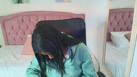 Snapshot of shaneelle chatting on September 9, 3:06 am shanelle online show from September 9, 3:06 am