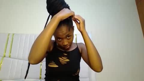 shanizz online show from February 18, 7:52 pm