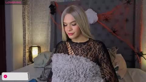 Shantal Jones online show from October 22, 10:33 pm