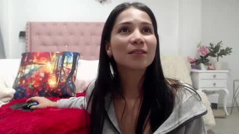 Snapshot of shantalkimberly chatting on January 22, 12:06 am maria online show from January 22, 12:06 am