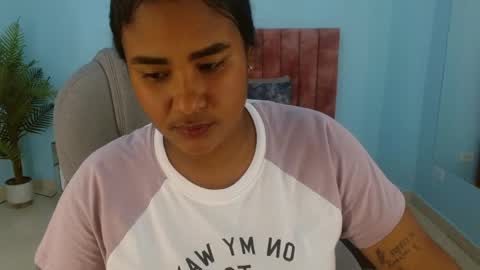 sharis_ online show from April 13, 1:04 pm