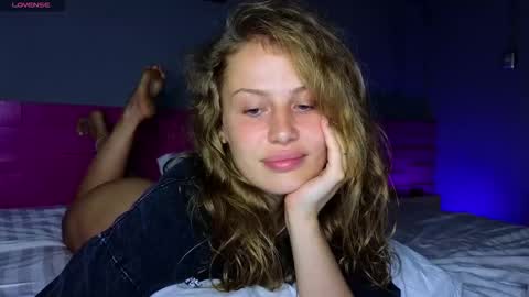 Sharleen online show from November 24, 6:06 pm