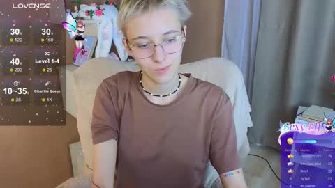 Snapshot of sharli_rose chatting on February 23, 9:26 pm Sharli online show from February 23, 9:26 pm