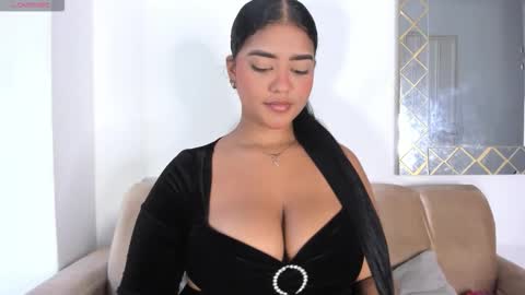 Sharlot online show from March 28, 3:35 pm