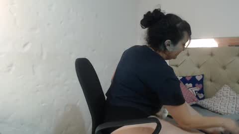 Sara online show from February 1, 9:08 pm