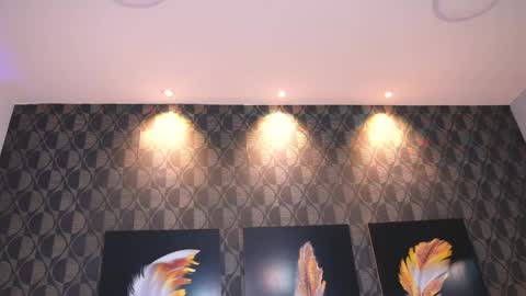 Sharom  online show from April 16, 8:09 pm