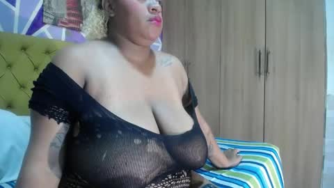 sharonx_morex online show from April 21, 5:47 am