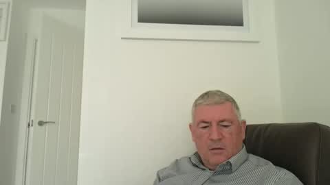 Snapshot of she52 chatting on October 27, 11:43 am she52 online show from October 27, 11:43 am