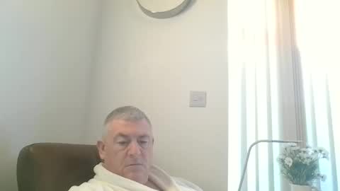 Snapshot of she52 chatting on December 2, 8:14 am she52 online show from December 2, 8:14 am