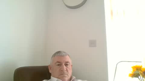 Snapshot of she52 chatting on February 17, 12:49 pm she52 online show from February 17, 12:49 pm