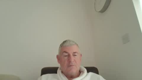 she52 online show from December 22, 9:05 am