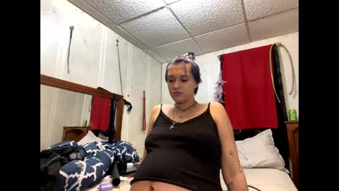 Snapshot of shelbybaby01 chatting on December 31, 6:16 am Shelby holes online show from December 31, 6:16 am