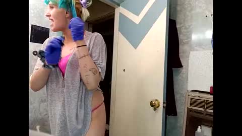 Snapshot of shelbybaby01 chatting on March 12, 10:26 am Shelby holes online show from March 12, 10:26 am