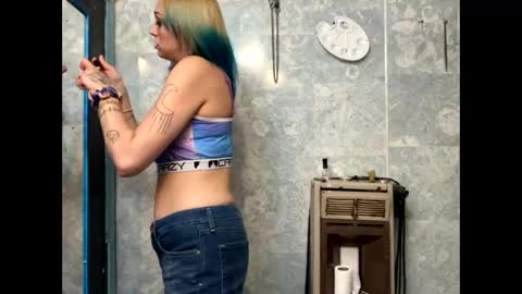 Snapshot of shelbybaby01 chatting on October 28, 4:46 am Shelby holes online show from October 28, 4:46 am