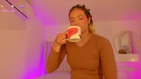 shelynna_azzul online show from June 27, 12:33 pm