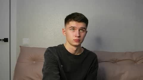 Max online show from November 6, 7:17 pm