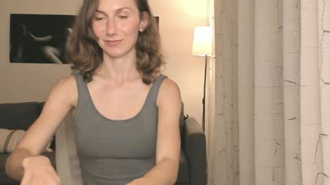 shesleepsnaked online show from November 21, 7:45 pm