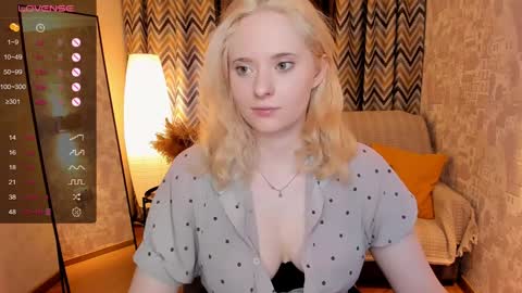 Snapshot of sheslinki chatting on January 31, 6:57 am Hello guys my name is Aemilia online show from January 31, 6:57 am