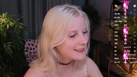 Snapshot of shinejoan chatting on October 6, 3:19 pm help me reach my first 25 thumbs up online show from October 6, 3:19 pm