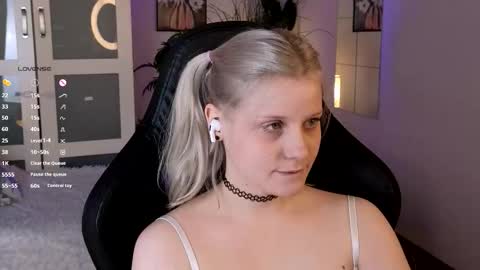 help me reach my first 25 thumbs up online show from November 28, 9:55 pm