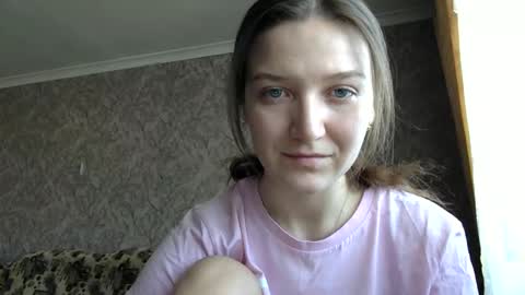 Snapshot of shining_pearl chatting on March 8, 11:27 am Jesica online show from March 8, 11:27 am