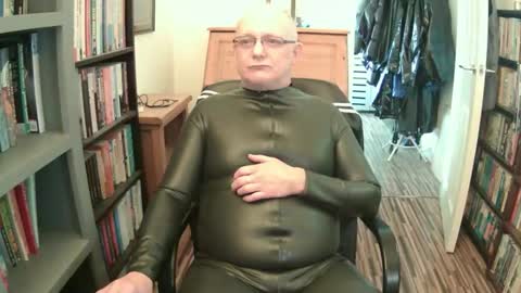 Shiny Gary online show from February 16, 1:09 pm