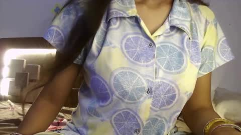 Snapshot of shiri_hot chatting on September 25, 12:23 pm Siri online show from September 25, 12:23 pm