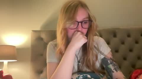 short sweetpea online show from February 18, 12:26 am