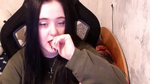 Snapshot of show_for_you chatting on December 19, 12:56 pm show_for_you online show from December 19, 12:56 pm