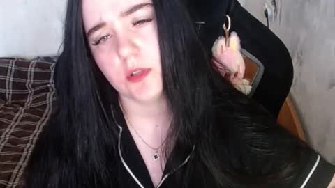 Snapshot of show_for_you chatting on September 18, 11:47 am show_for_you online show from September 18, 11:47 am