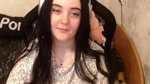 Snapshot of show_for_you chatting on October 7, 12:45 pm show_for_you online show from October 7, 12:45 pm