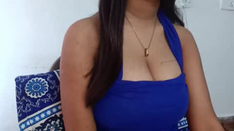 shreya_0 online show from March 5, 9:18 am