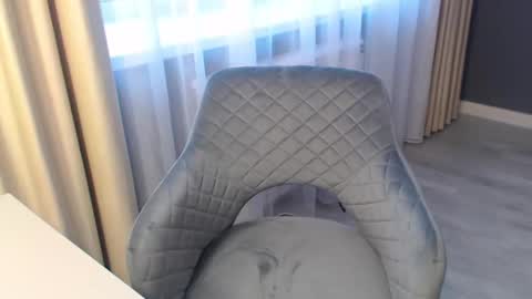 shy_26 online show from January 2, 9:11 am