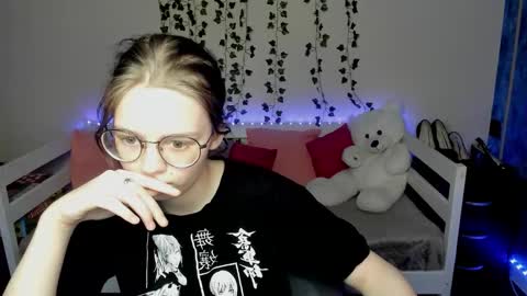 Snapshot of shy_elina01 chatting on October 15, 1:01 pm shy_elina01 online show from October 15, 1:01 pm