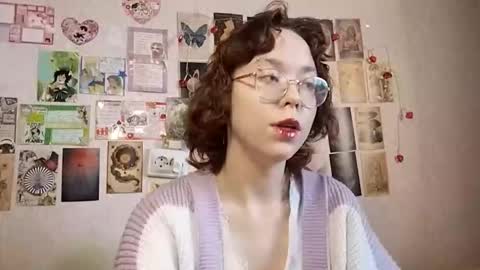 Snapshot of shy_kiss_twinkle_bloop chatting on September 18, 1:48 pm Milena online show from September 18, 1:48 pm