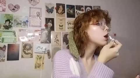Snapshot of shy_kiss_twinkle_bloop chatting on October 7, 1:07 pm Milena online show from October 7, 1:07 pm