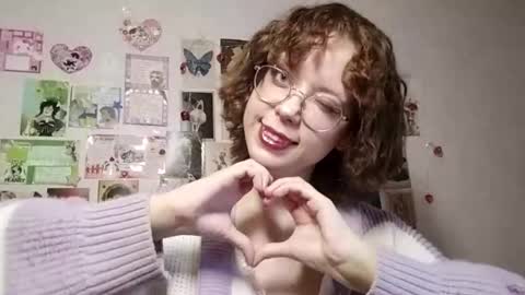 Snapshot of shy_kiss_twinkle_bloop chatting on September 24, 1:07 pm Milena online show from September 24, 1:07 pm