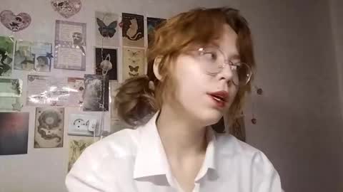 Snapshot of shy_kiss_twinkle_bloop chatting on October 15, 1:34 pm Milena online show from October 15, 1:34 pm