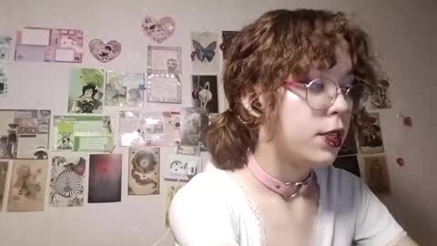Snapshot of shy_kiss_twinkle_bloop chatting on September 25, 8:05 pm Milena online show from September 25, 8:05 pm
