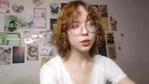 Snapshot of shy_kiss_twinkle_bloop chatting on October 8, 5:19 pm Milena online show from October 8, 5:19 pm