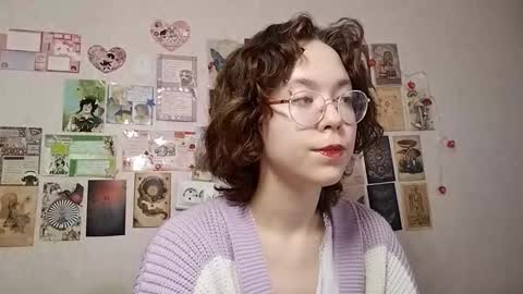 Snapshot of shy_kiss_twinkle_bloop chatting on September 16, 1:46 pm Milena online show from September 16, 1:46 pm