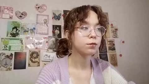 Snapshot of shy_kiss_twinkle_bloop chatting on September 29, 1:10 pm Milena online show from September 29, 1:10 pm