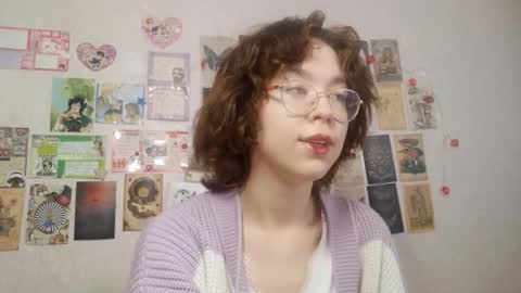 Snapshot of shy_kiss_twinkle_bloop chatting on September 15, 1:12 pm Milena online show from September 15, 1:12 pm