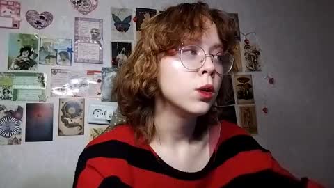 Snapshot of shy_kiss_twinkle_bloop chatting on October 18, 1:26 pm Milena online show from October 18, 1:26 pm